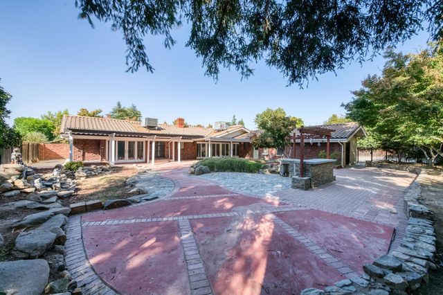 2527 W San Madele Avenue, Fresno, CA 93711