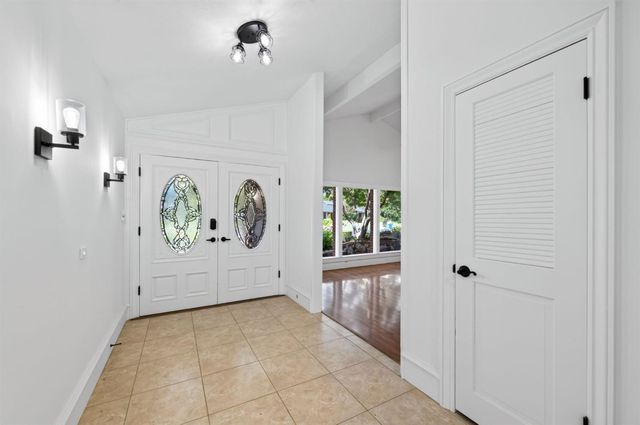 2527 W San Madele Avenue, Fresno, CA 93711