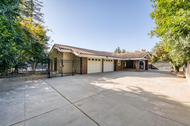 2527 W San Madele Avenue, Fresno, CA 93711