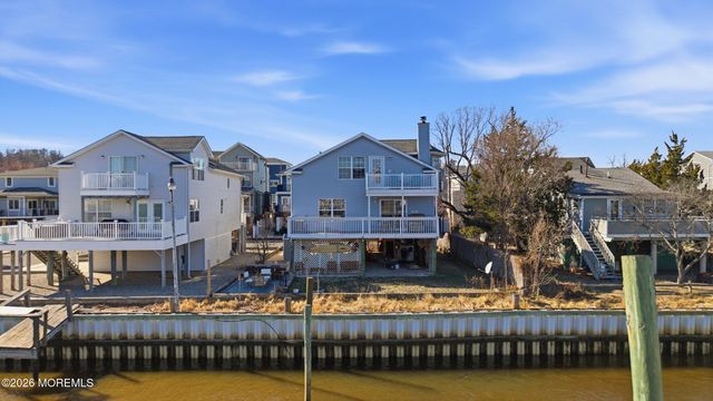 11 Huddy Avenue, Highlands, NJ 07732