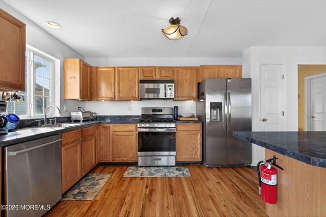 11 Huddy Avenue, Highlands, NJ 07732