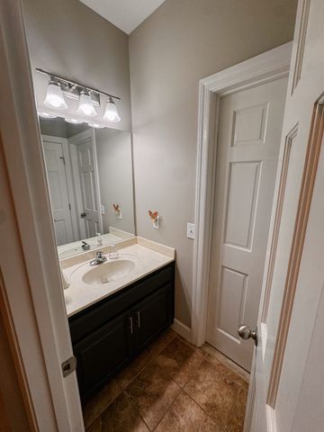 633 Jackson Rd, Portland, TN 37148