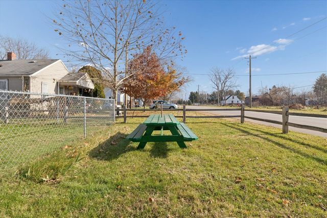 1053 E Empire Avenue, Benton Harbor, MI 49022