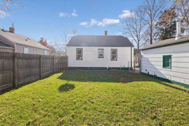 1053 E Empire Avenue, Benton Harbor, MI 49022