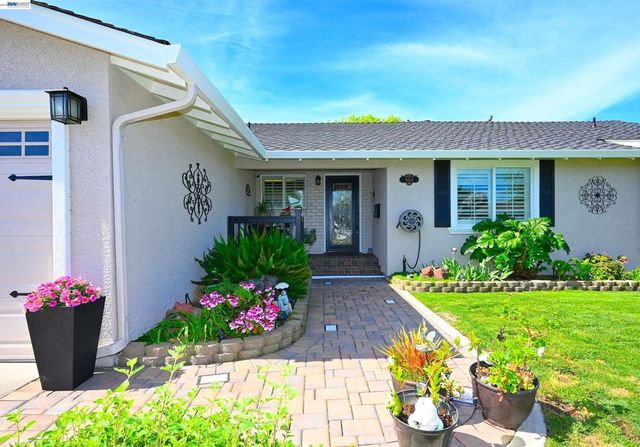 8514 Newry Pl, Dublin, CA 94568