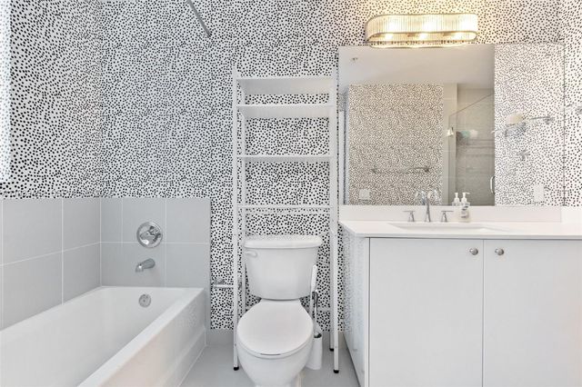 60 SW 13th St 3800, Miami, FL 33130