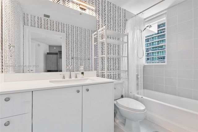 60 SW 13th St 3800, Miami, FL 33130