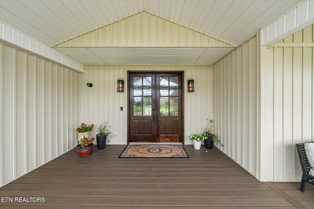 2371 Wild Pear Tr, Dandridge, TN 37725