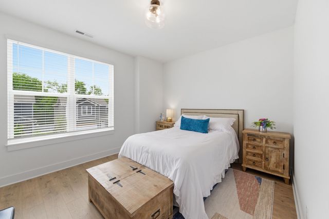 744 Caraway Ln, Nashville, TN 37211
