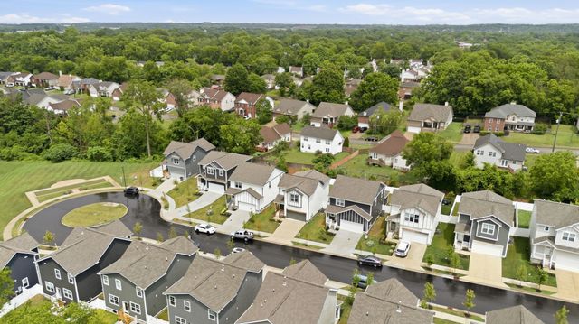 744 Caraway Ln, Nashville, TN 37211