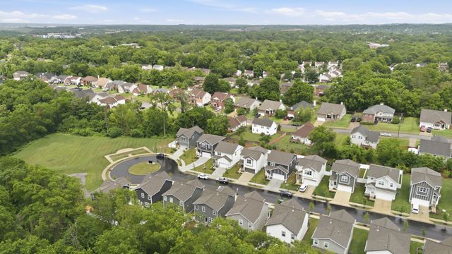 744 Caraway Ln, Nashville, TN 37211