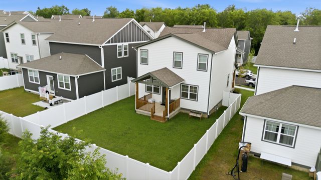 744 Caraway Ln, Nashville, TN 37211