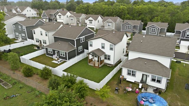 744 Caraway Ln, Nashville, TN 37211