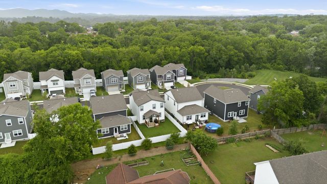 744 Caraway Ln, Nashville, TN 37211