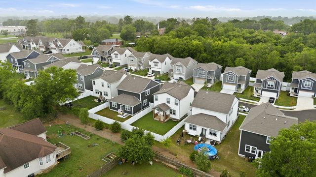 744 Caraway Ln, Nashville, TN 37211