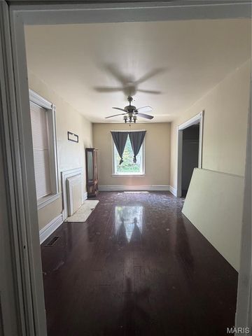 5218 Lotus Avenue, St Louis, MO 63113