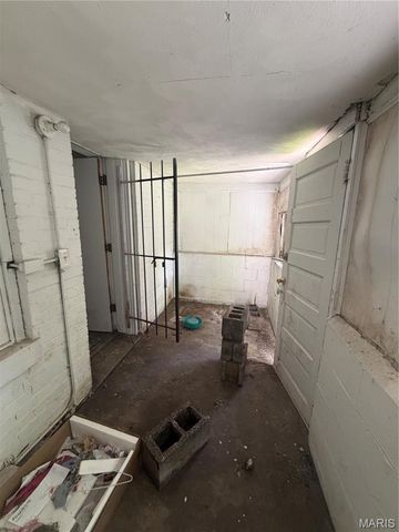 5218 Lotus Avenue, St Louis, MO 63113