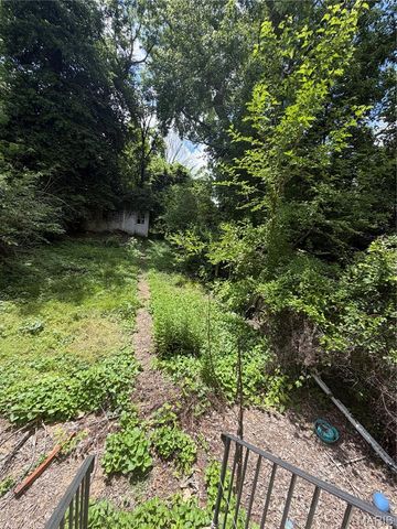 5218 Lotus Avenue, St Louis, MO 63113