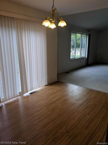 25871 Trestle, Novi, MI 48375