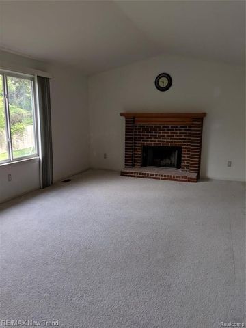 25871 Trestle, Novi, MI 48375