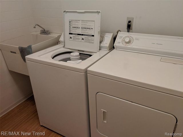 25871 Trestle, Novi, MI 48375