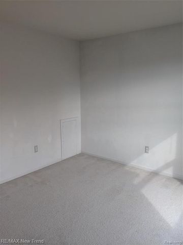 25871 Trestle, Novi, MI 48375