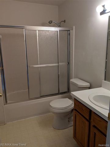 25871 Trestle, Novi, MI 48375