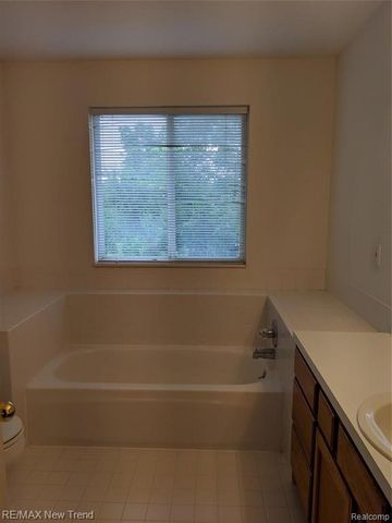 25871 Trestle, Novi, MI 48375