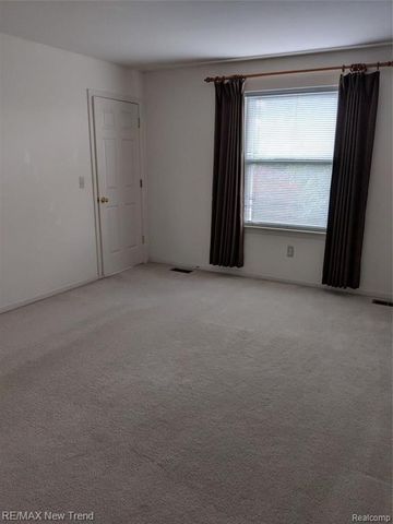 25871 Trestle, Novi, MI 48375