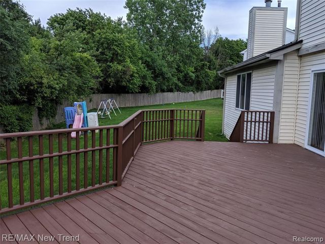 25871 Trestle, Novi, MI 48375