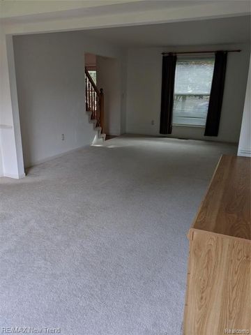 25871 Trestle, Novi, MI 48375