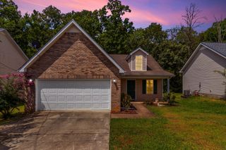 728 Holland Ridge Dr, La Vergne, TN 37086