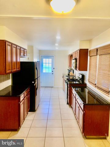 439 INDEPENDENCE DR, Burlington, NJ 08016