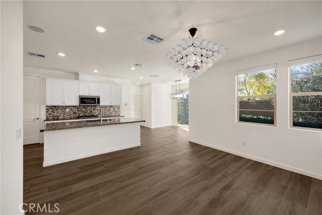 2323 Apple, Upland, CA 91786