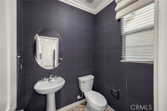 2323 Apple, Upland, CA 91786