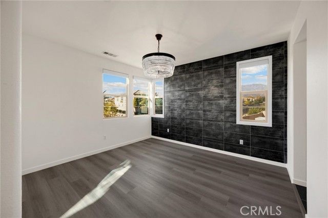 2323 Apple, Upland, CA 91786