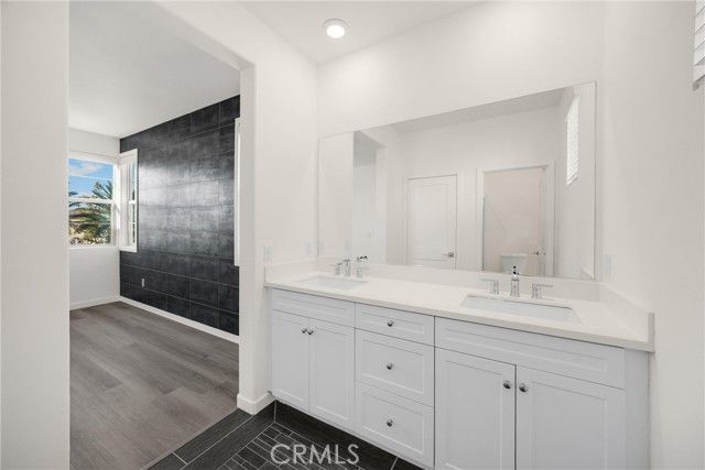 2323 Apple, Upland, CA 91786