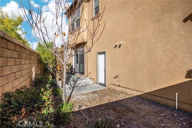 2323 Apple, Upland, CA 91786