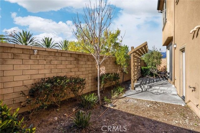 2323 Apple, Upland, CA 91786