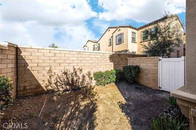 2323 Apple, Upland, CA 91786