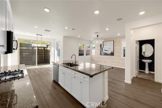 2323 Apple, Upland, CA 91786