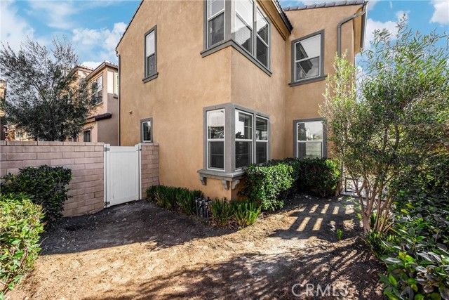 2323 Apple, Upland, CA 91786