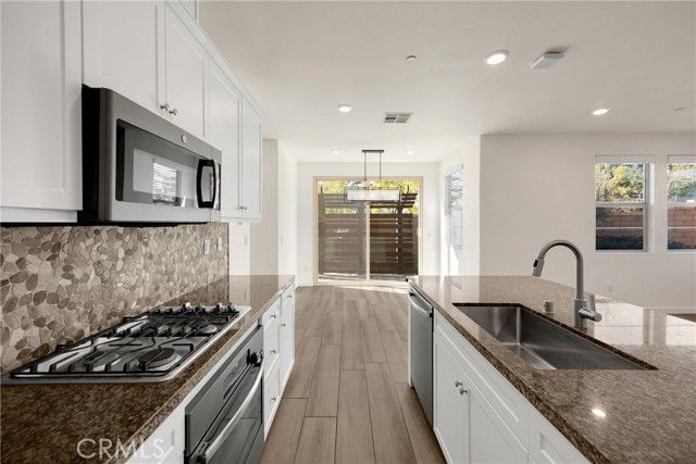 2323 Apple, Upland, CA 91786