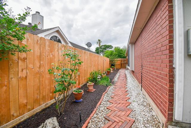 12918 Mills Bend Street, Houston, TX 77070