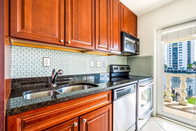 2895 NE 32ND Street 207, Fort Lauderdale, FL 33306