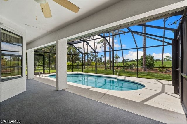 1904 SW 8th CT, Cape Coral, FL 33991