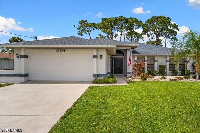 1904 SW 8th CT, Cape Coral, FL 33991