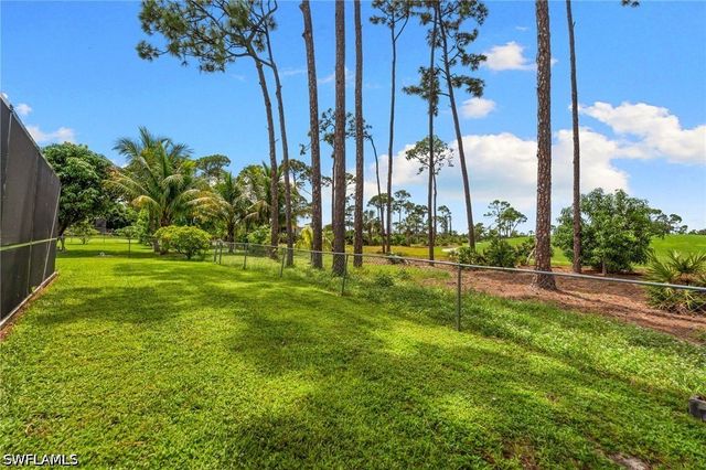 1904 SW 8th CT, Cape Coral, FL 33991