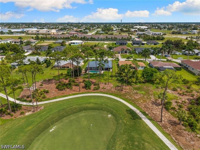 1904 SW 8th CT, Cape Coral, FL 33991