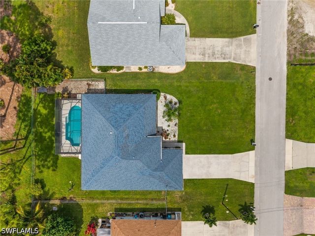 1904 SW 8th CT, Cape Coral, FL 33991